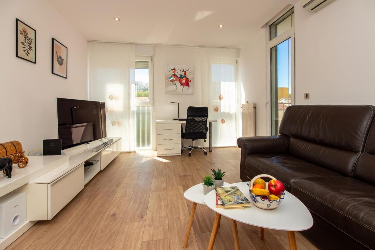 Bura2 , With Private Parking In The Garage Apartment Split Exterior photo