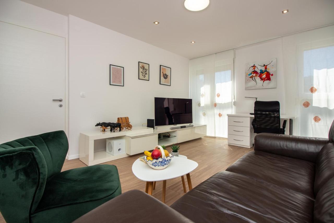 Bura2 , With Private Parking In The Garage Apartment Split Exterior photo